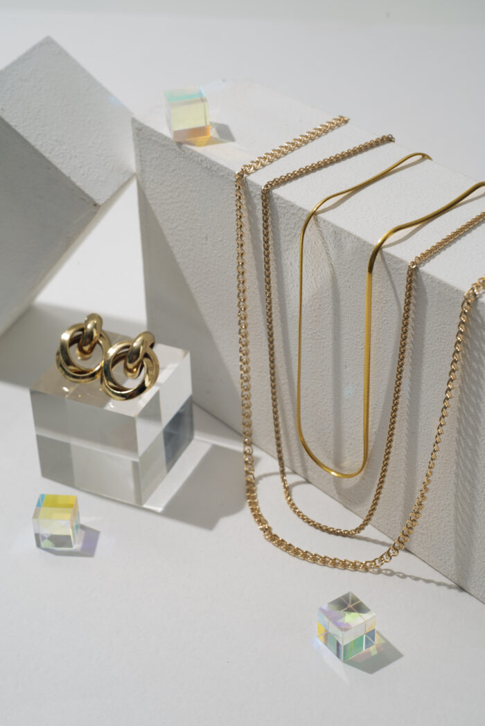 display-shiny-elegant-gold-chain Ornare auctor (Copy) - Image 1